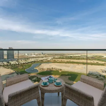 Radisson Hotel Dubai, Damac Hills Отели рядом с достопримечательностью «Комплекс Дубай-Студио-Сити»