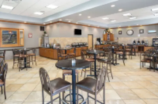 AmericInn by Wyndham Aberdeen Event Center