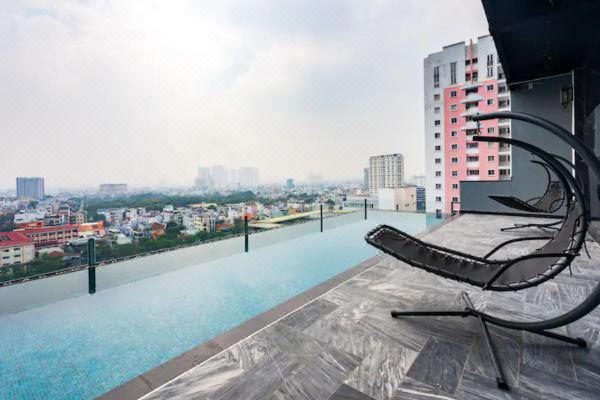 The Arrivals-Aprt 2Pax-Best Pool-Chillsky-Dist1_2