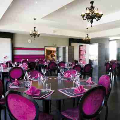 Hostellerie Du Chambellan Dining/Meeting Rooms