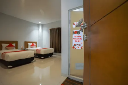 Express Inn Palembang Отели в г. Demang Lebar Daun