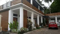 Elhayya Batukaras Hotel dekat Muara Bojong Salawe