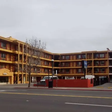 Howard Johnson by Wyndham Reno Downtown