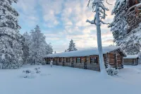 Kuukkeli Log Houses Porakka Inn