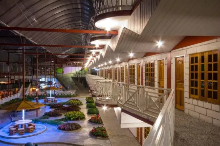 Kea Garden Mini Chalet Отели рядом с достопримечательностью «Kea Farm»