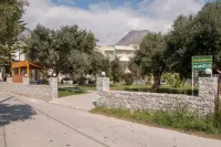 Eirini & Manolis Apartments