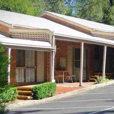 Eltham Motor Inn Hotel Exterior