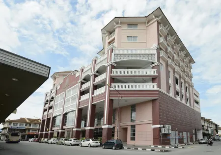 Hotel Seri Malaysia Kepala Batas Отели рядом с достопримечательностью «Universiti Sains Malaysia»