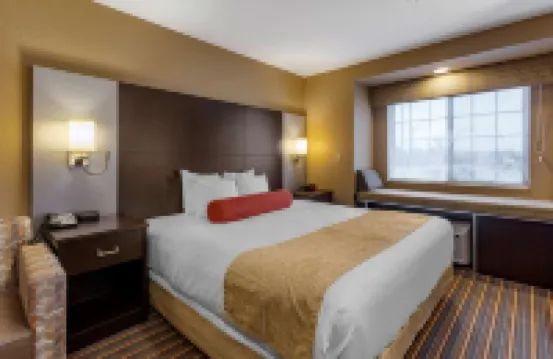 Best Western Plus Woodstock Inn  Suites