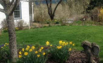 Blue Rooster Inn - Housity