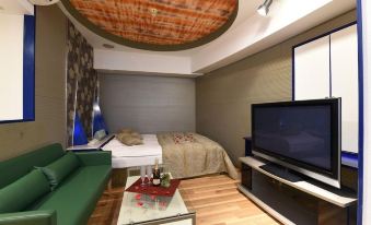 Restay Frontier (Adult Only) - Housity