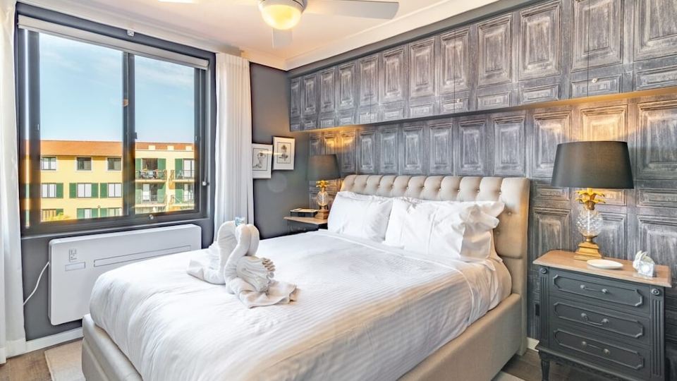 Modern 1 Bedroom Apartment in the Italian Forum