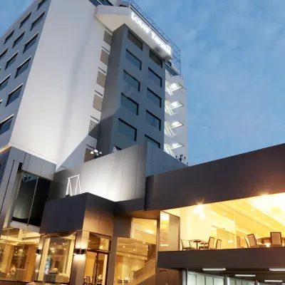 Louis Tavern Hotel Отели рядом с достопримечательностью «Тайская Королевская Армия»