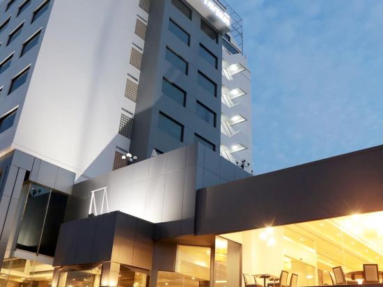 โรงแรม หลุยส์ แทเวิร์น