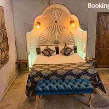 Risus Cave Suites Rooms
