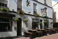 The Golden Lion Hotel Hotels near D-Day Centre & WW2 Museum - Portland, Dorset