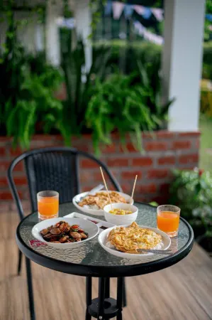 CoZy House Chiangrai Отели рядом с достопримечательностью «Белый храм Ват Ронг Кхун»