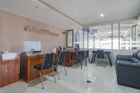 RedDoorz Plus @ Cirebon City Center Hotel di Kabupaten Cirebon