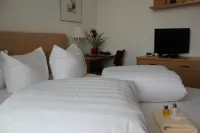 Hotel & Restaurant am Schlosspark Hotels in Golßen