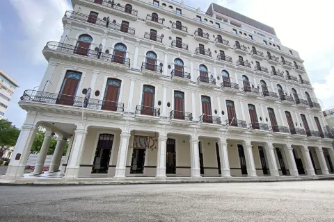 Mystique Regis Habana by Royalton