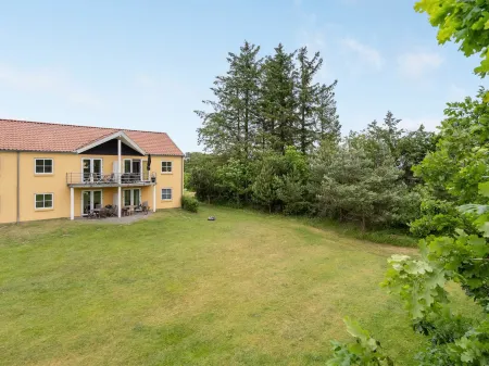 "Sipi" - 100m from the Sea Отели в г. Hals