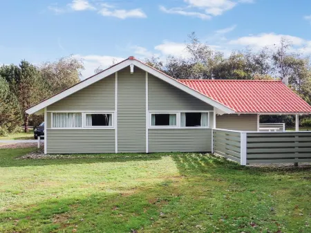 "Odlef" - 12km from the Sea Отели в г. Варде