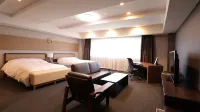 Silk Hotel Hotel in zona JR Chiyo station