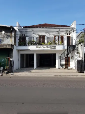 New Golden Clouds - Non Smoking Homestay Отели в г. Garut Regency