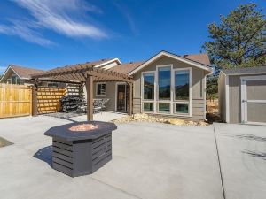 Serenity in the Rockies 2 Bedroom Townhouse by RedAwning