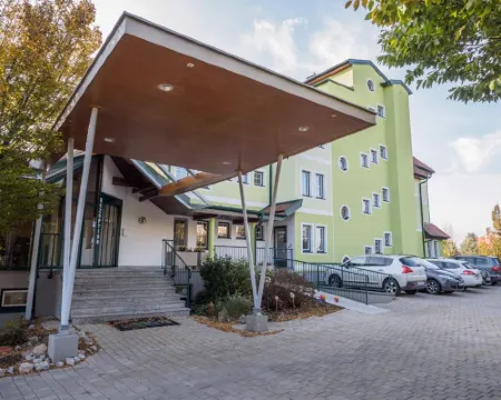 Hotel Xylophon - Inklusive Thermeneintritte ルッツマンスブルクのホテル