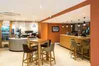 Holiday Inn 蘭開斯特 - 酒吧