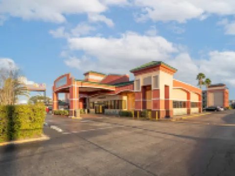 Baymont by Wyndham Orlando North Millenia โรงแรมในออร์ลันโด