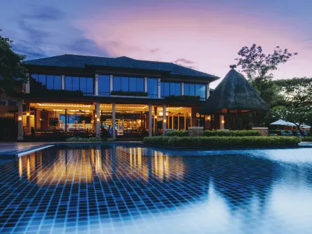 Mövenpick Asara Resort & Spa Hua Hin Отели рядом с достопримечательностью «Hua Hin Clock Tower»