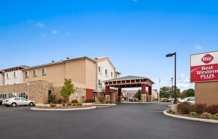 Best Western Plus Boardman Inn  Suites