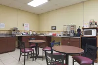 Knights Inn Brenham - breakfast