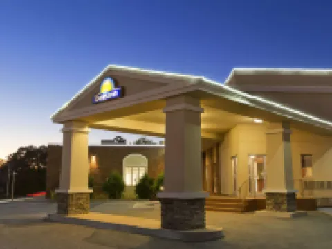 Days Inn by Wyndham Bridgewater Conference Center Hotels in Lunenburg County