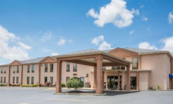 Howard Johnson by Wyndham Beckley