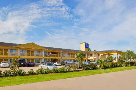 Americas Best Value Inn and Suites-Waller Prairie View