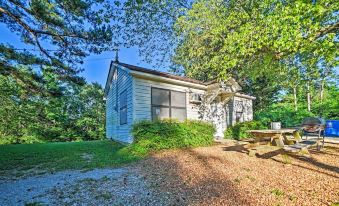 Quaint Cabin on Kentucky Lake w/ Resort Perks