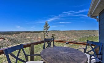 Cozy Black Hills Home 13 Acres w/ Deck & Views!