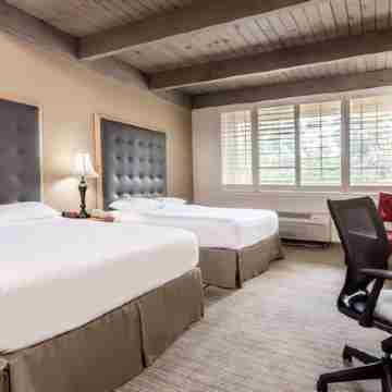 Prodigy Hotel, a Days Inn by Wyndham Rooms