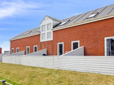 "Rebus" - 2.3km from the Sea Hotels near Galleriet I Huset Kig Ind