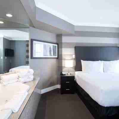 Sandman Signature Mississauga Hotel Rooms