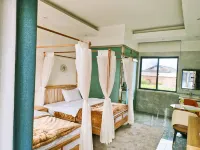 Xingchen Mountain View Courtyard of Lugu Lake