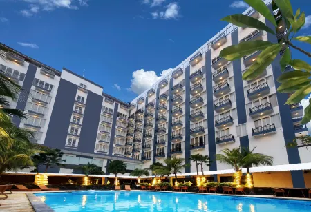 M Bahalap Hotel Отели в г. Menteng