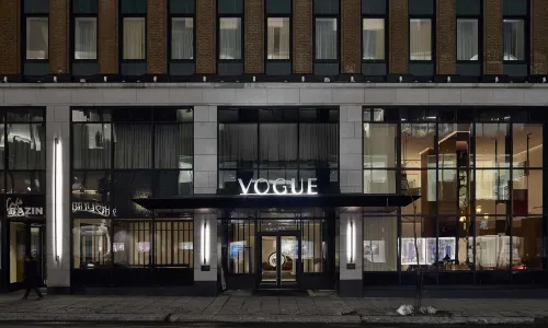 Vogue Hotel Montreal Downtown, Curio Collection by Hilton