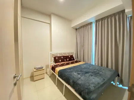 Ninetynine BSD Serpong Отели рядом с достопримечательностью «Pasar Modern BSD City»