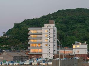 かにと活魚料理の宿　海風亭　寺泊　日本海