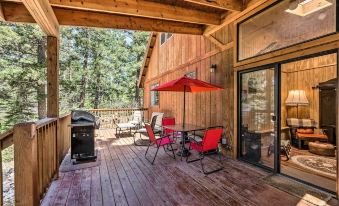 Peaceful and Private Cloudcroft Cabin with Deck!