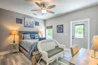 Outdoor Entertainment Space Home in McQueeney - Wifi